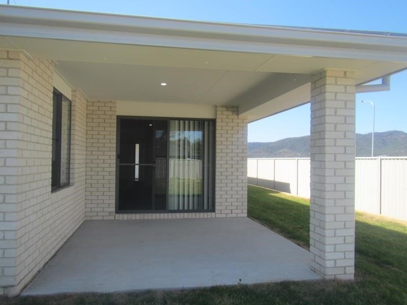 4 Reginald Drive KOOTINGAL 8