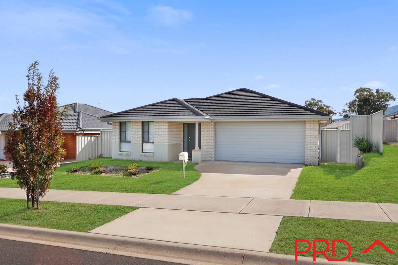 4 Reginald Drive KOOTINGAL 1