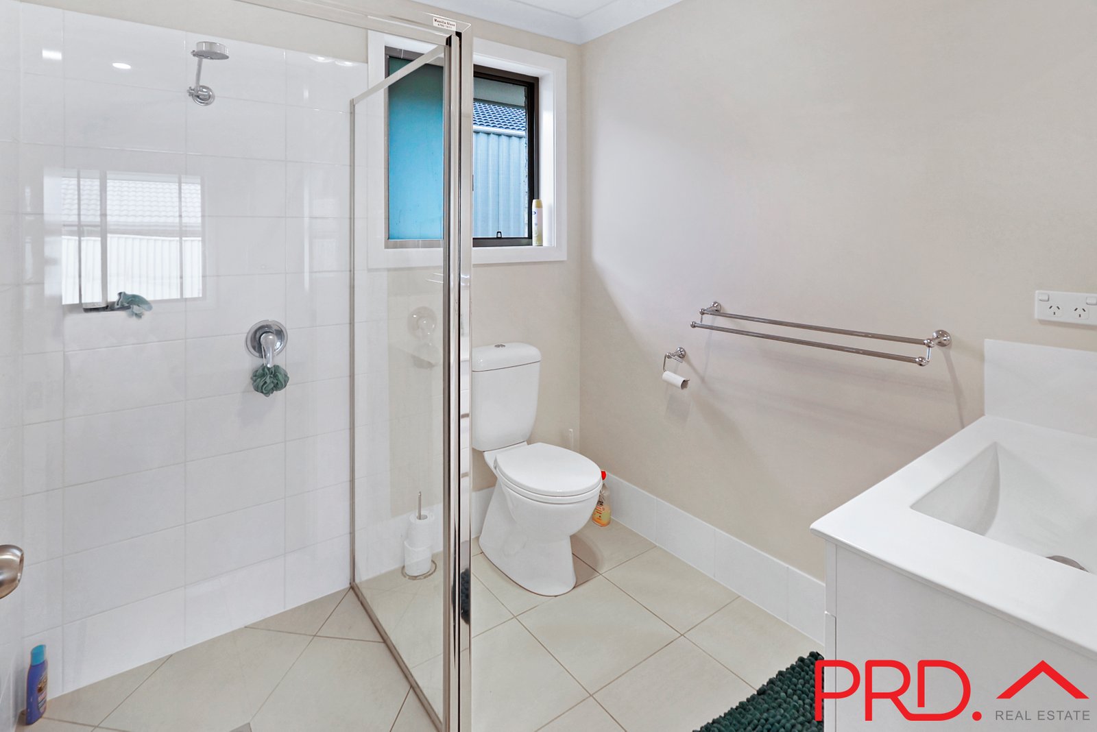 4 Reginald Drive KOOTINGAL 8