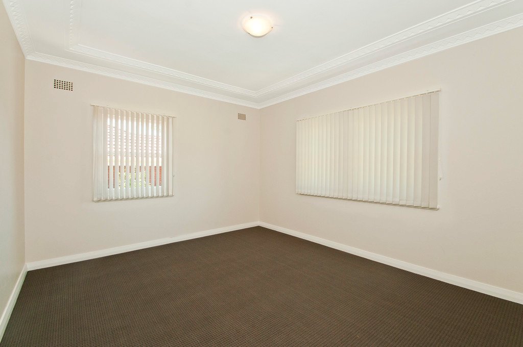 4 Robertson Street PORT KEMBLA 6