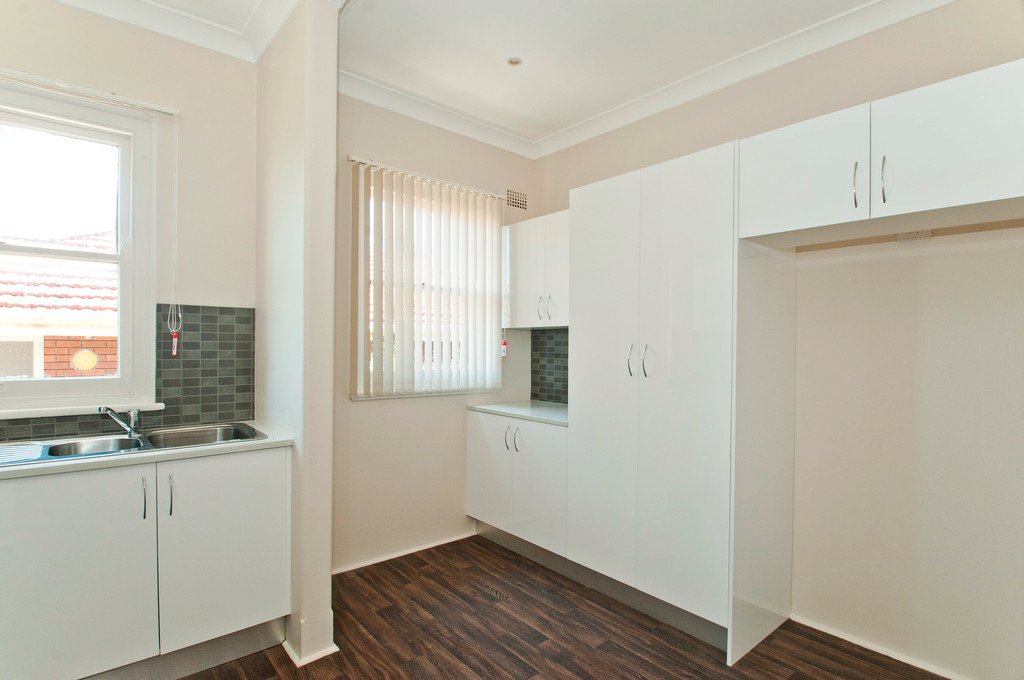 4 Robertson Street PORT KEMBLA 9