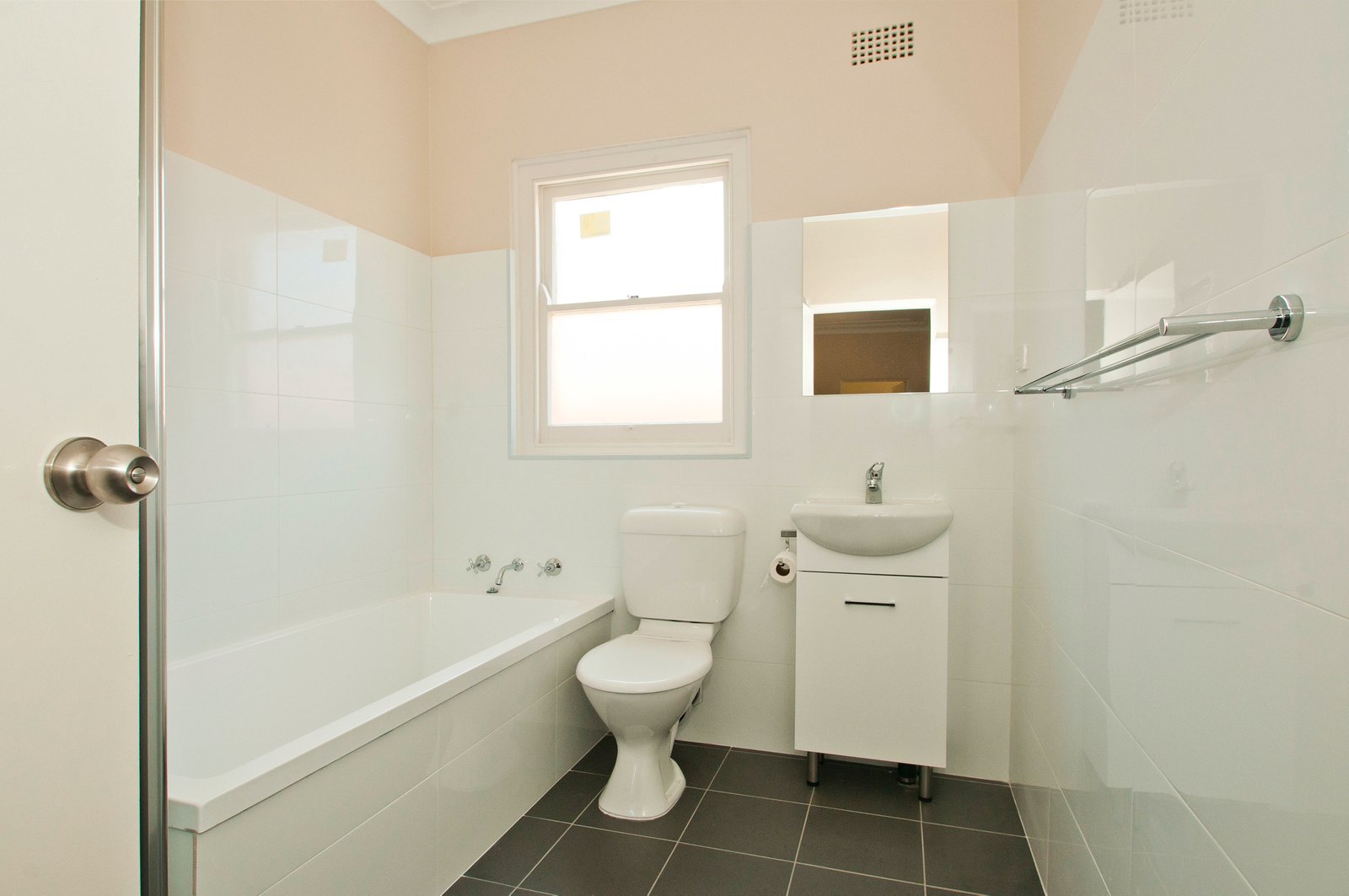 4 Robertson Street PORT KEMBLA 4