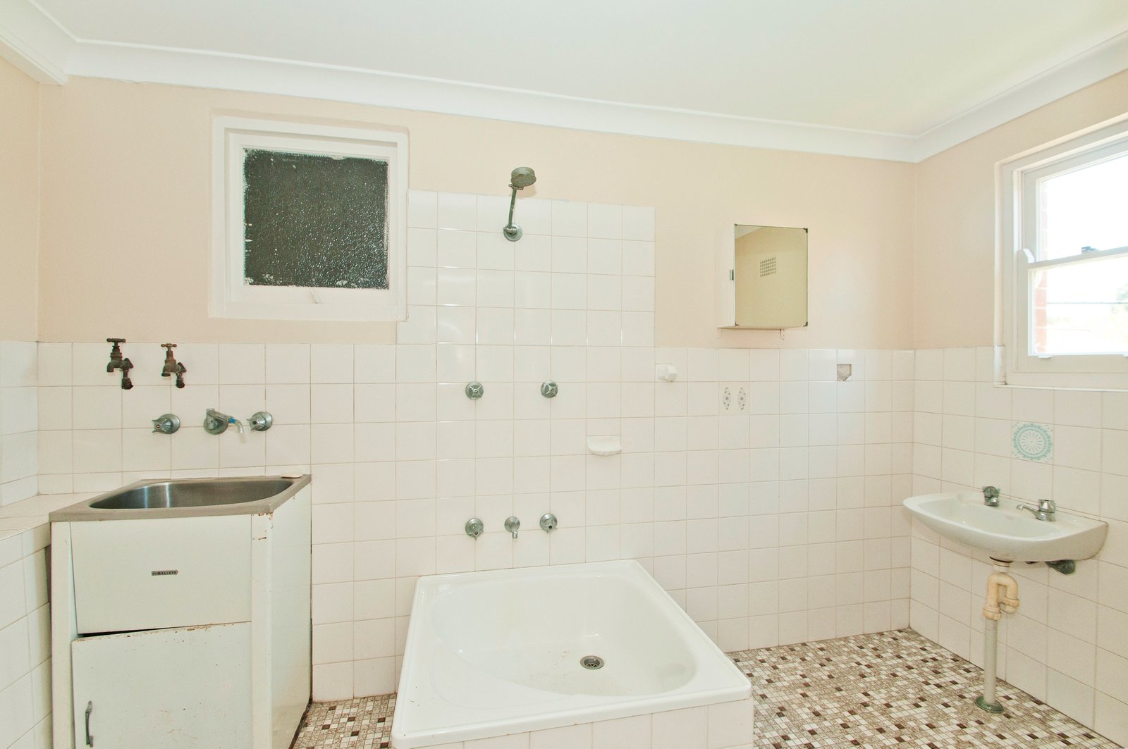 4 Robertson Street PORT KEMBLA 16