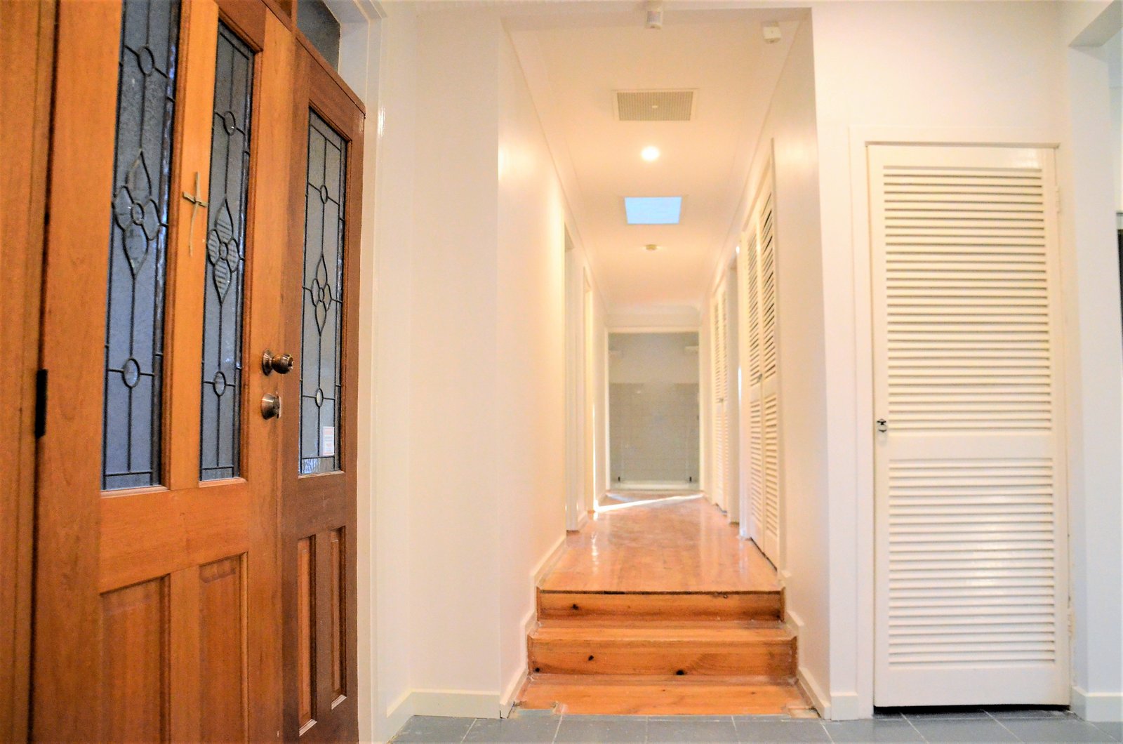 Gallery: 4 Robinlee Avenue