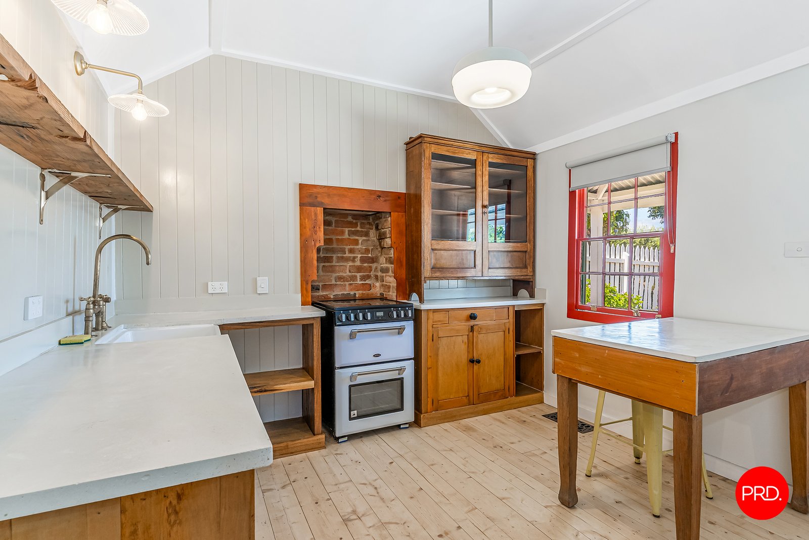 4 Roeder St  IRONBARK 2