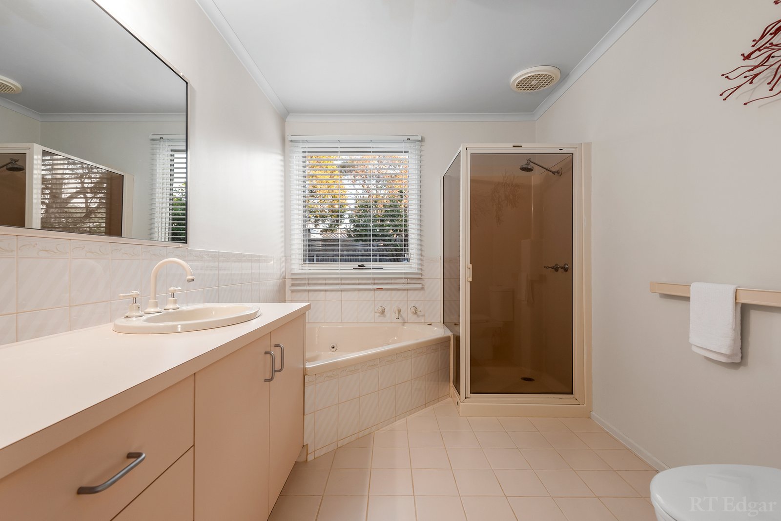 Real Estate and Property in 4 Rosella Court, Ocean Grove, VIC