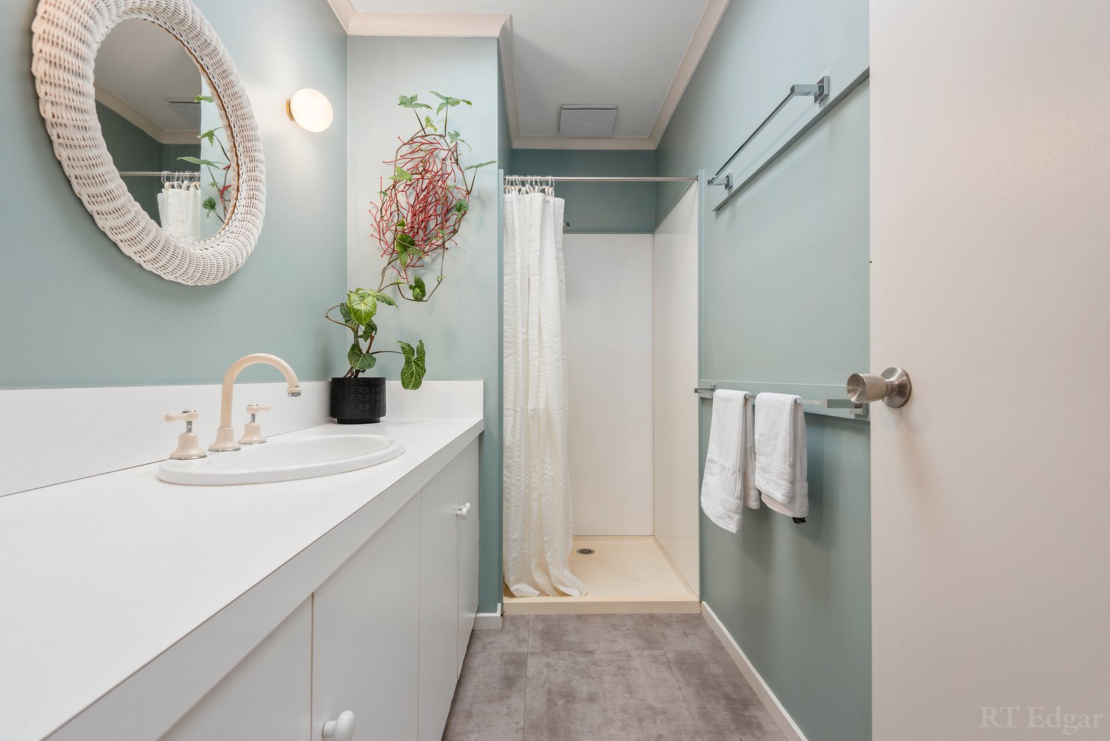 Real Estate and Property in 4 Rosella Court, Ocean Grove, VIC