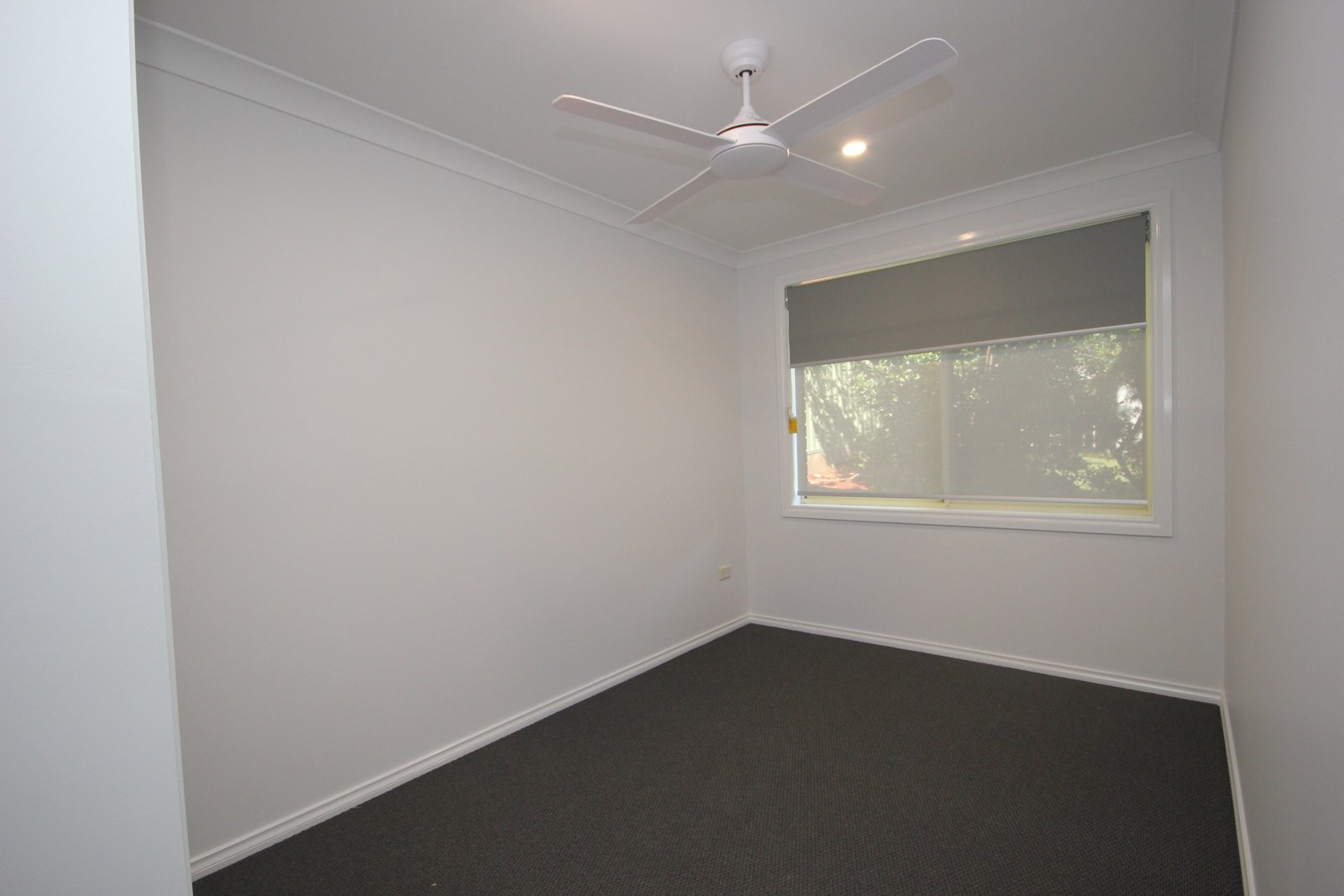 4 Rosewood Court LAKEWOOD 6