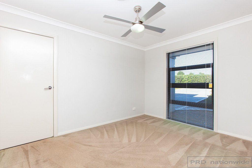 4 Rosin Place BOLWARRA HEIGHTS 2