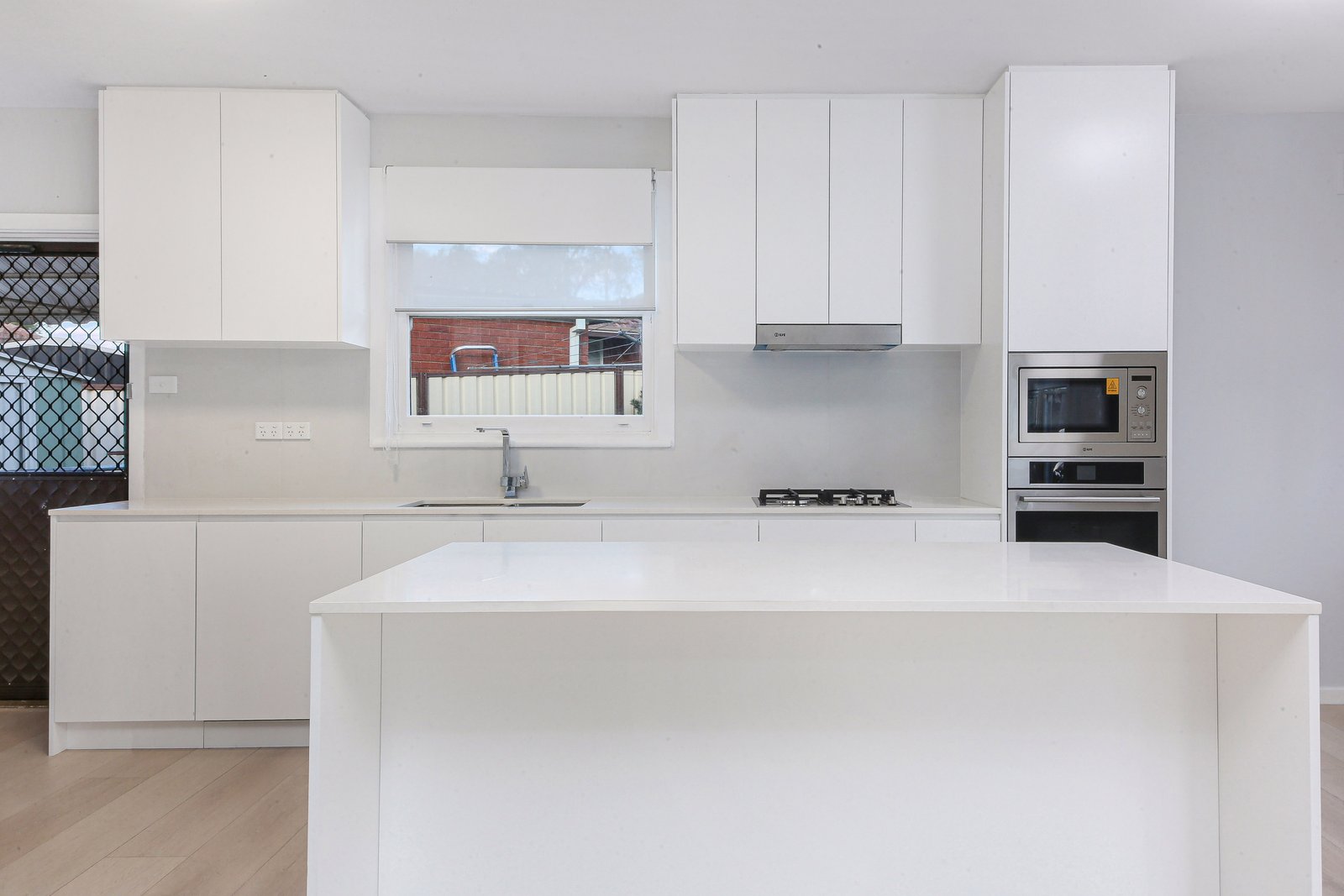 4 Ross Avenue KINGSGROVE 3