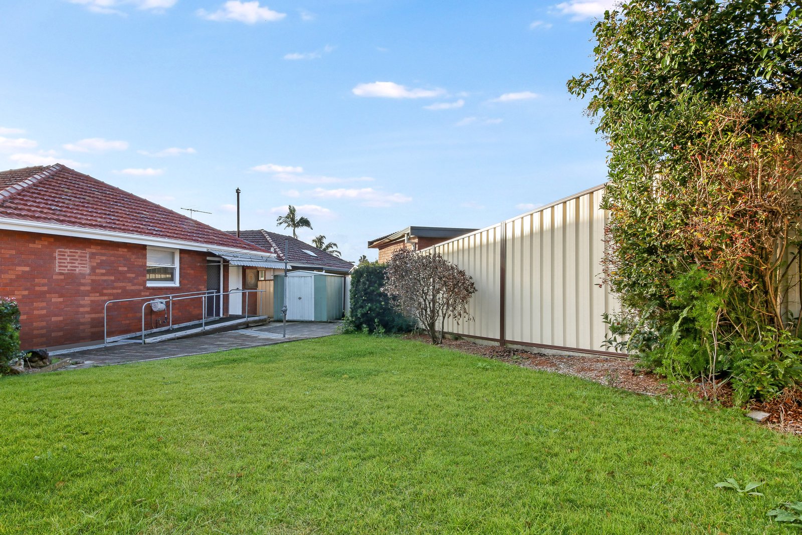 4 Ross Avenue KINGSGROVE 5