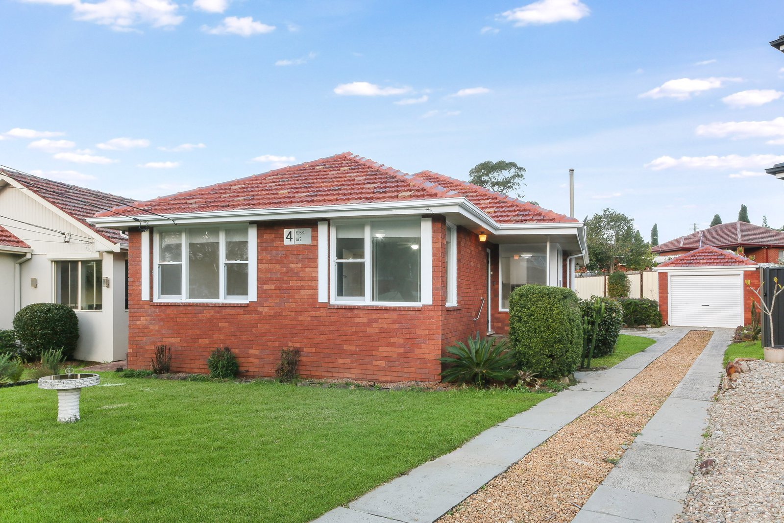 4 Ross Avenue KINGSGROVE 6