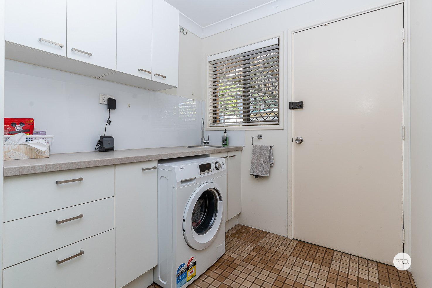 4 ROY Street THORNESIDE 12