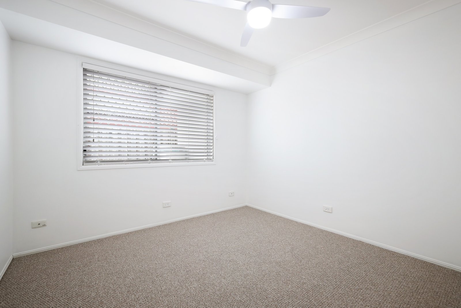 4 Royal Court ASHMORE 8