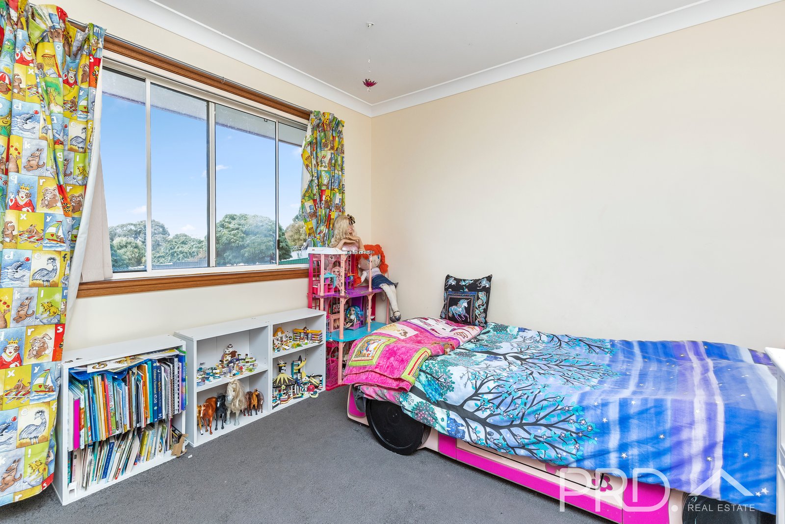 4 Royden Close BATLOW 11