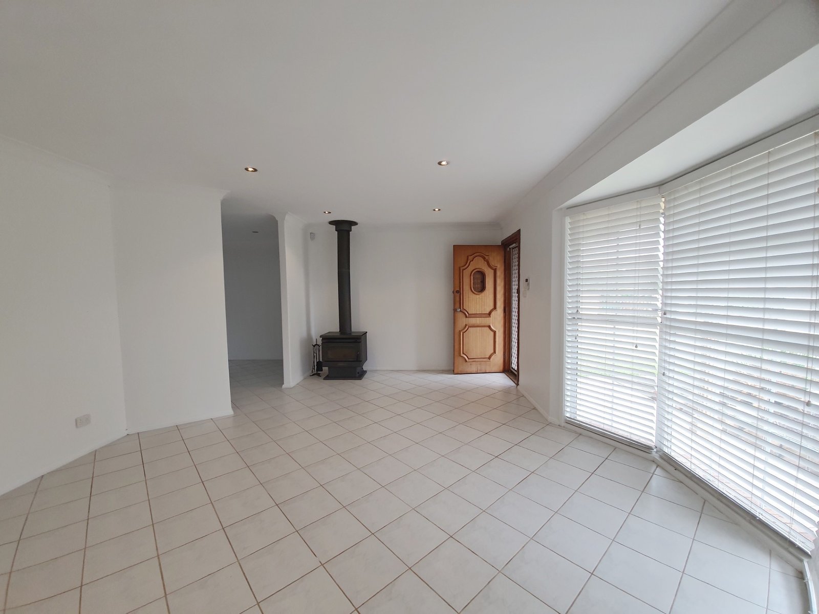 4 Rutherglen Drive, ST ANDREWS NSW 2566