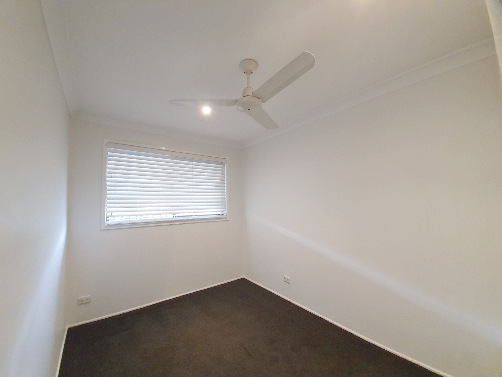 4 Rutherglen Drive, ST ANDREWS NSW 2566