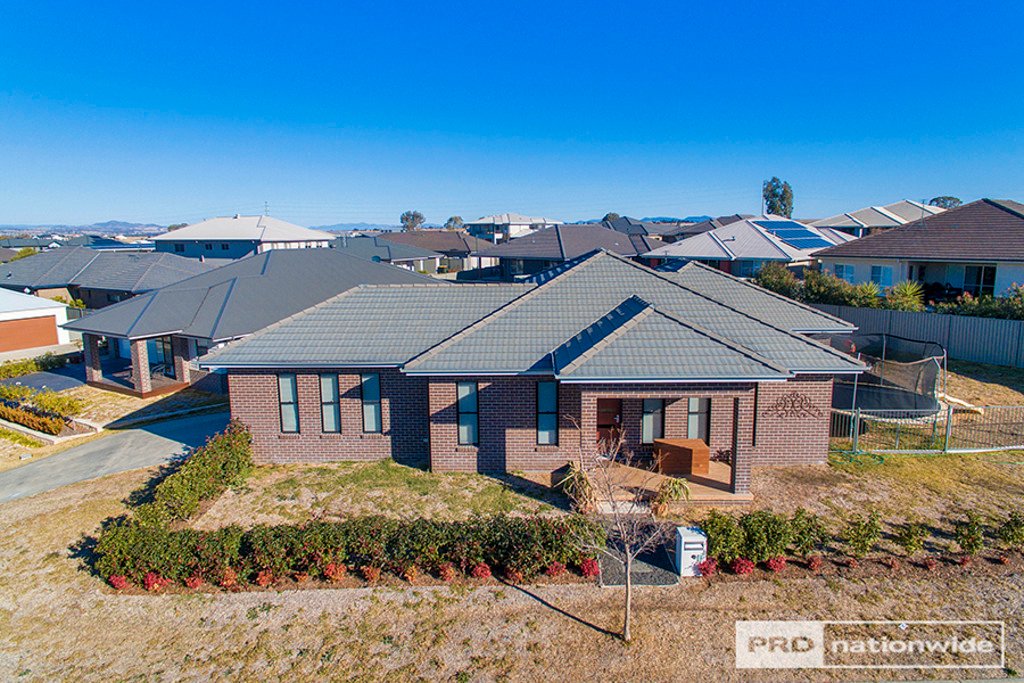 4 Sanctuary Place TAMWORTH 9
