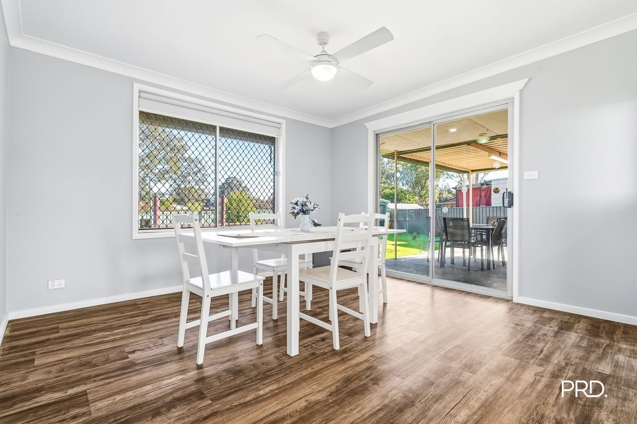4 Sandra Place SOUTH PENRITH 4