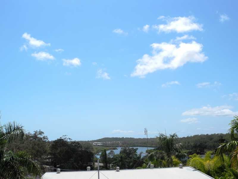 4 Sayre Crescent BOYNE ISLAND 17