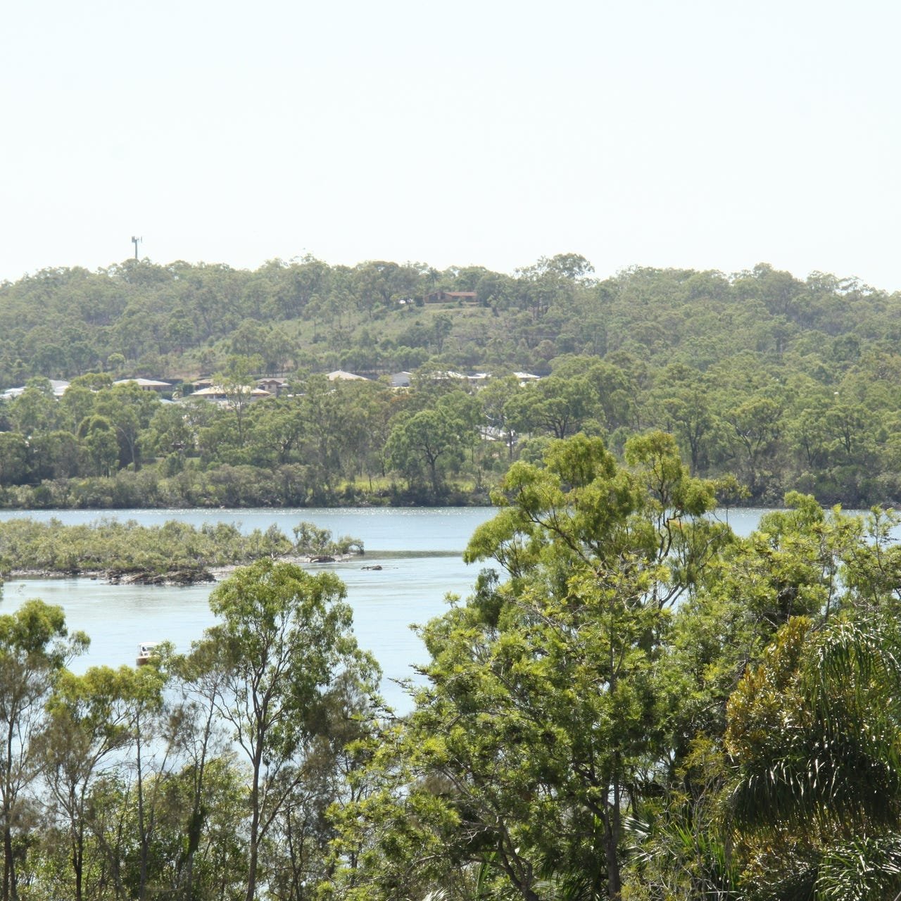 4 Sayre Crescent BOYNE ISLAND 18