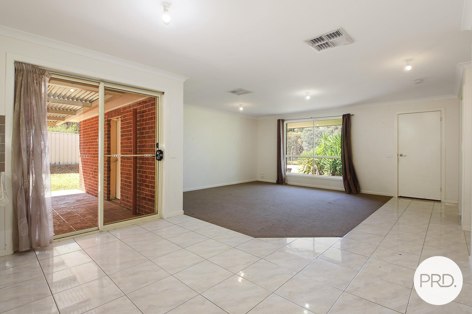4 Scott Place THURGOONA 4
