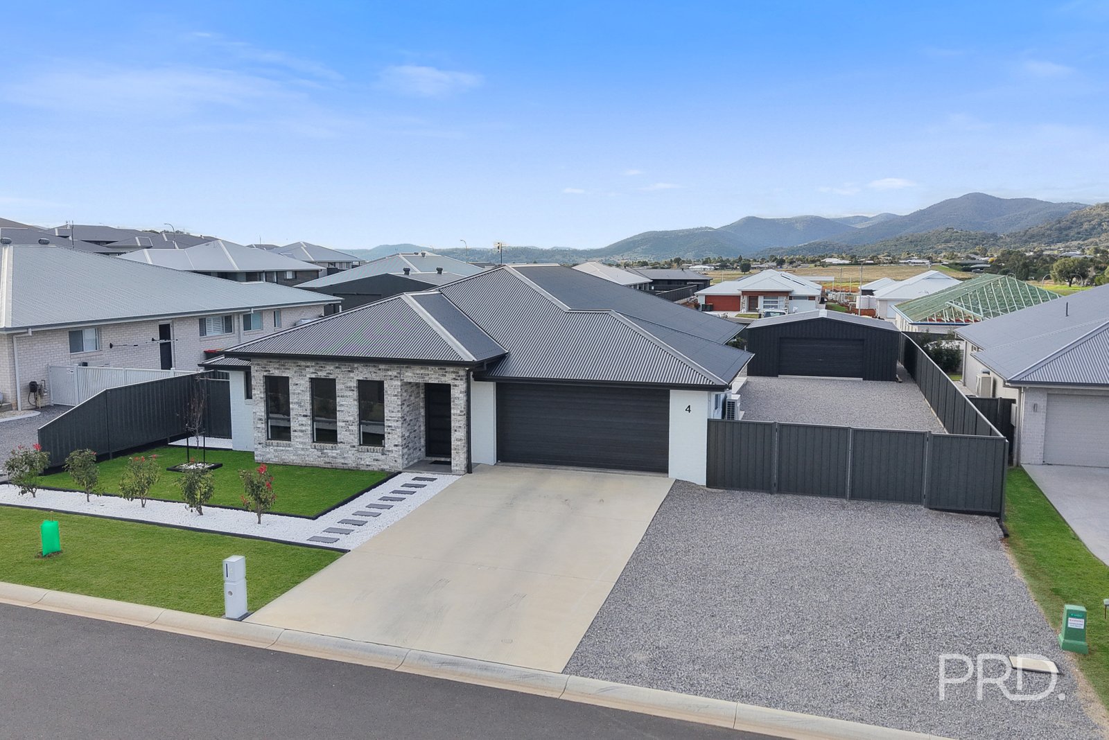 4 Sea Eagle Avenue TAMWORTH 2