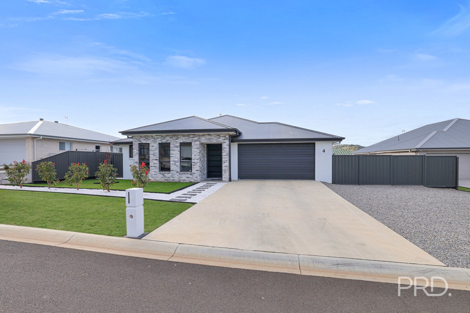 4 Sea Eagle Avenue TAMWORTH 3