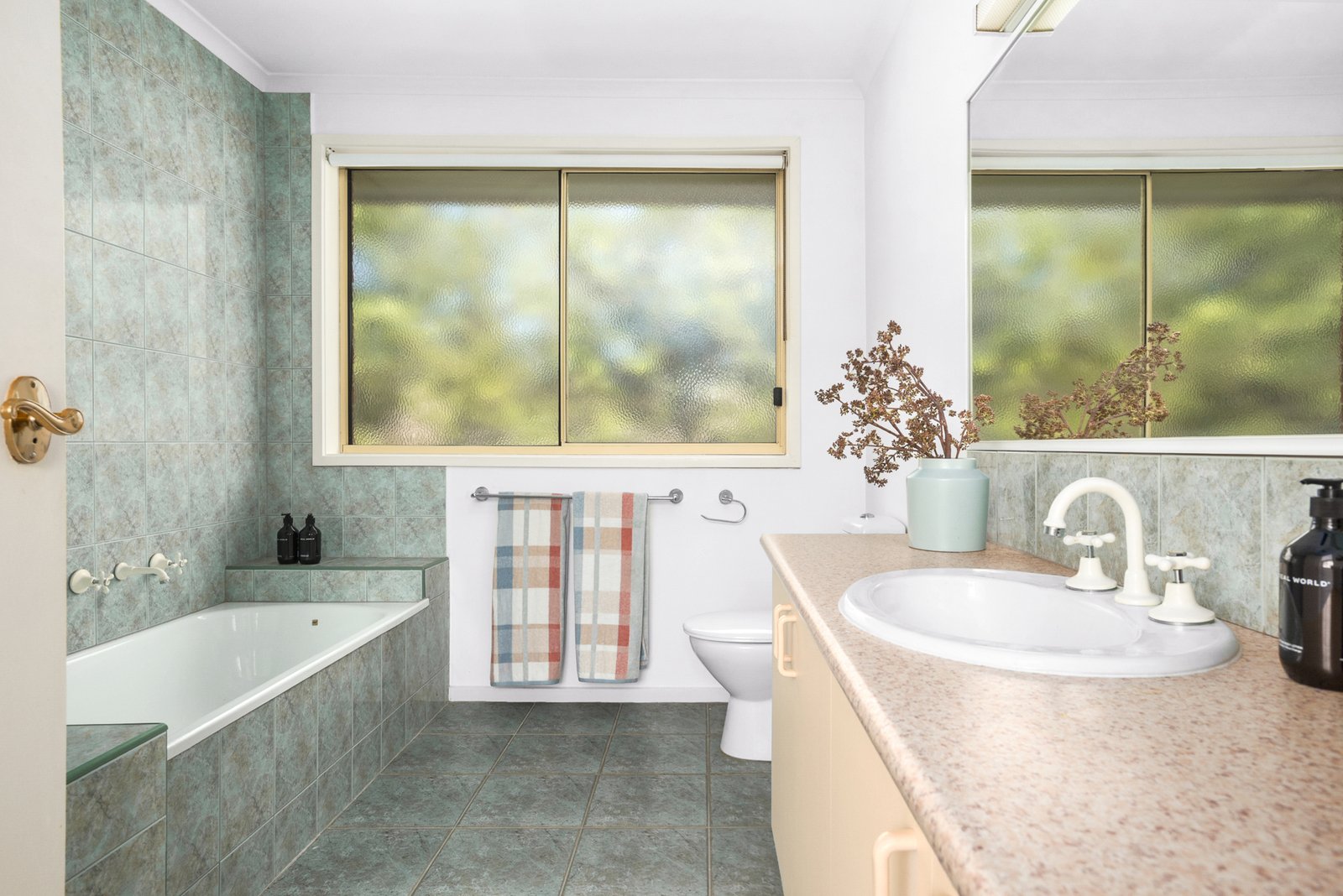 4 Sea Terrace, Mentone, 3194