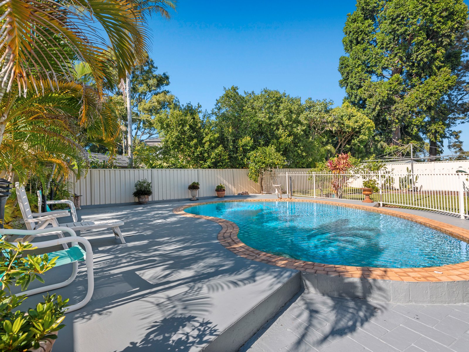 4 Seaview Parade ELANORA 4