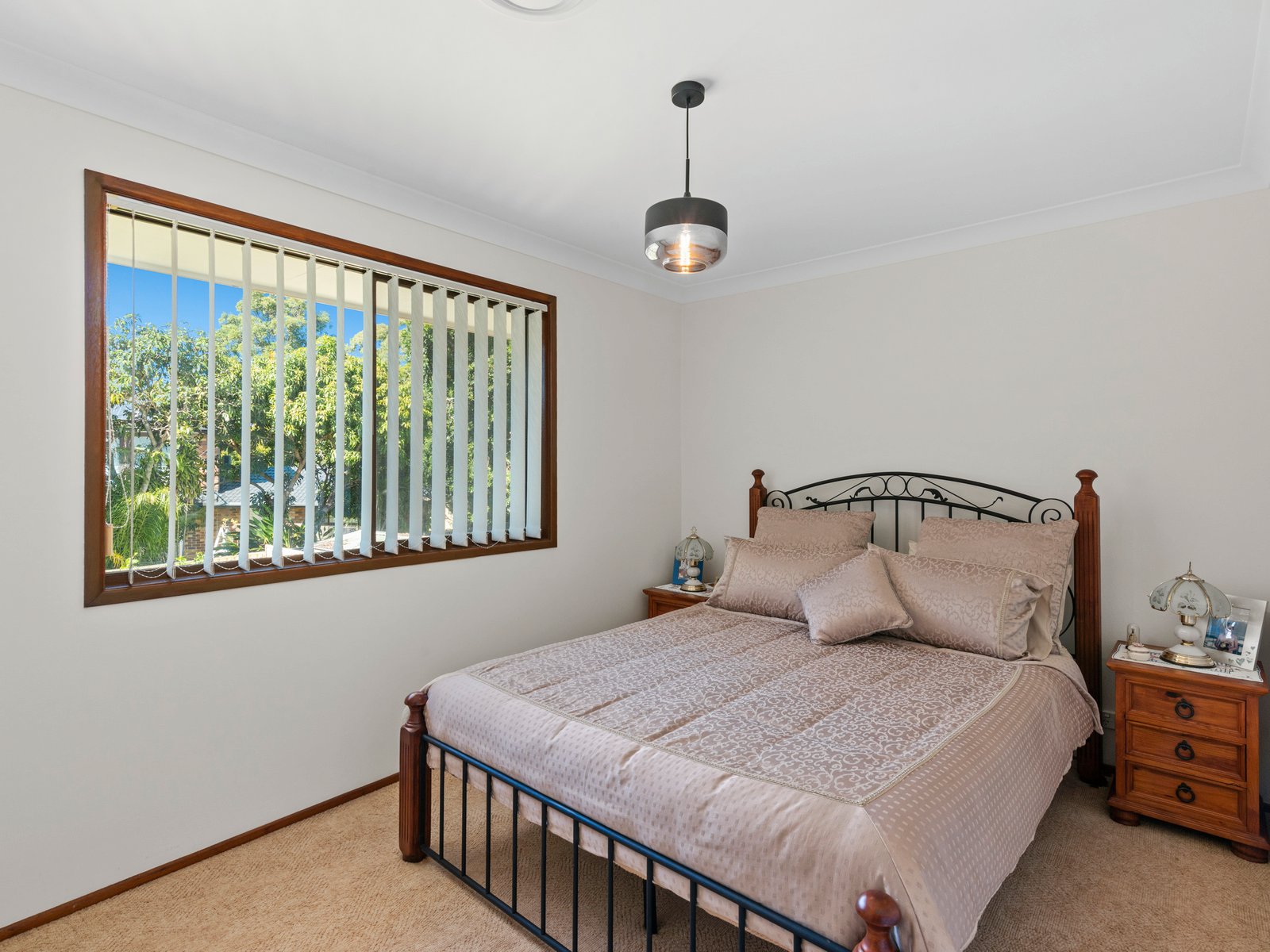 4 Seaview Parade ELANORA 11