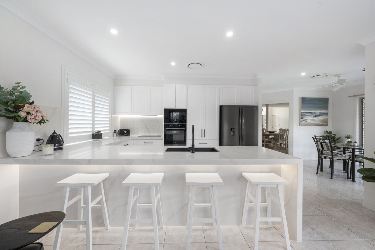 4 Seychelles Court Burleigh Waters 2