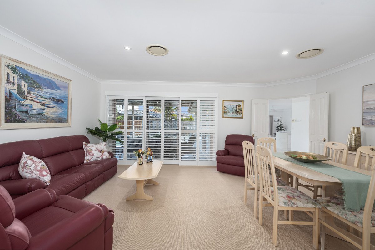 4 Seychelles Court Burleigh Waters 16