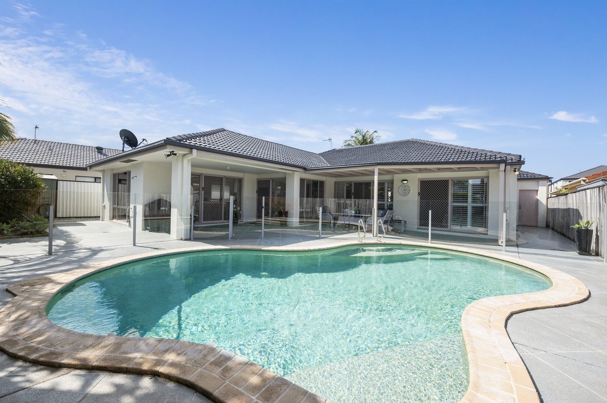 4 Seychelles Court Burleigh Waters 3