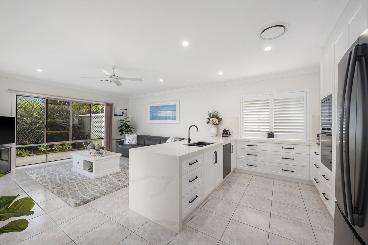 4 Seychelles Court Burleigh Waters 5