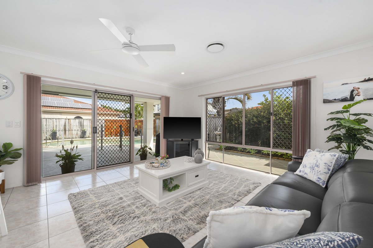 4 Seychelles Court Burleigh Waters 6
