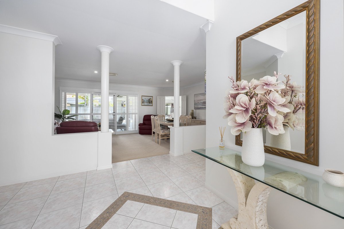 4 Seychelles Court Burleigh Waters 15