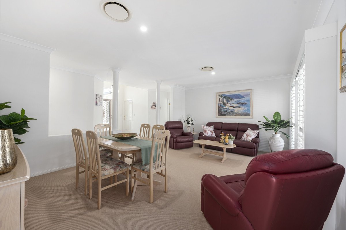 4 Seychelles Court Burleigh Waters 18