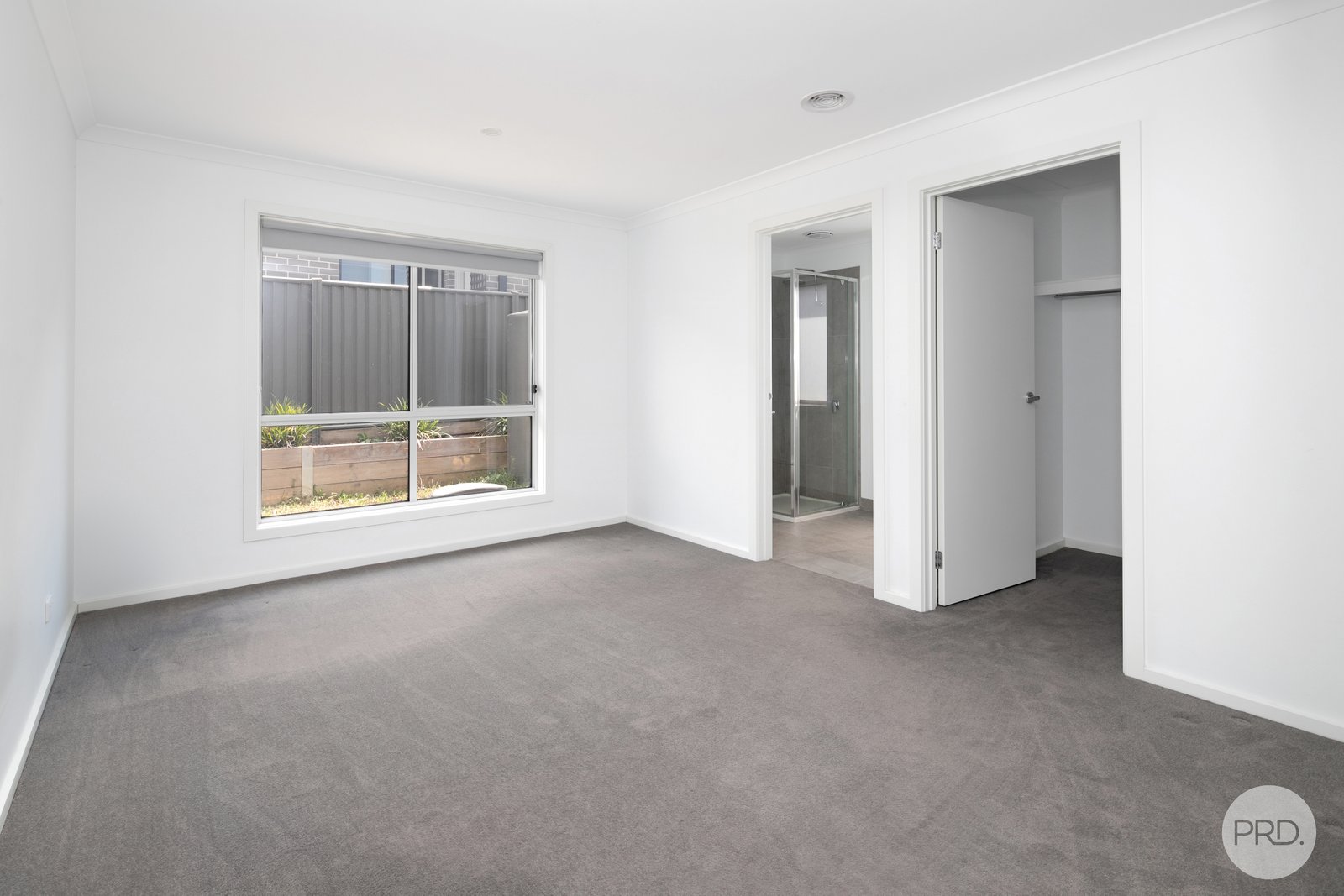 4 Simmental Street DELACOMBE 5