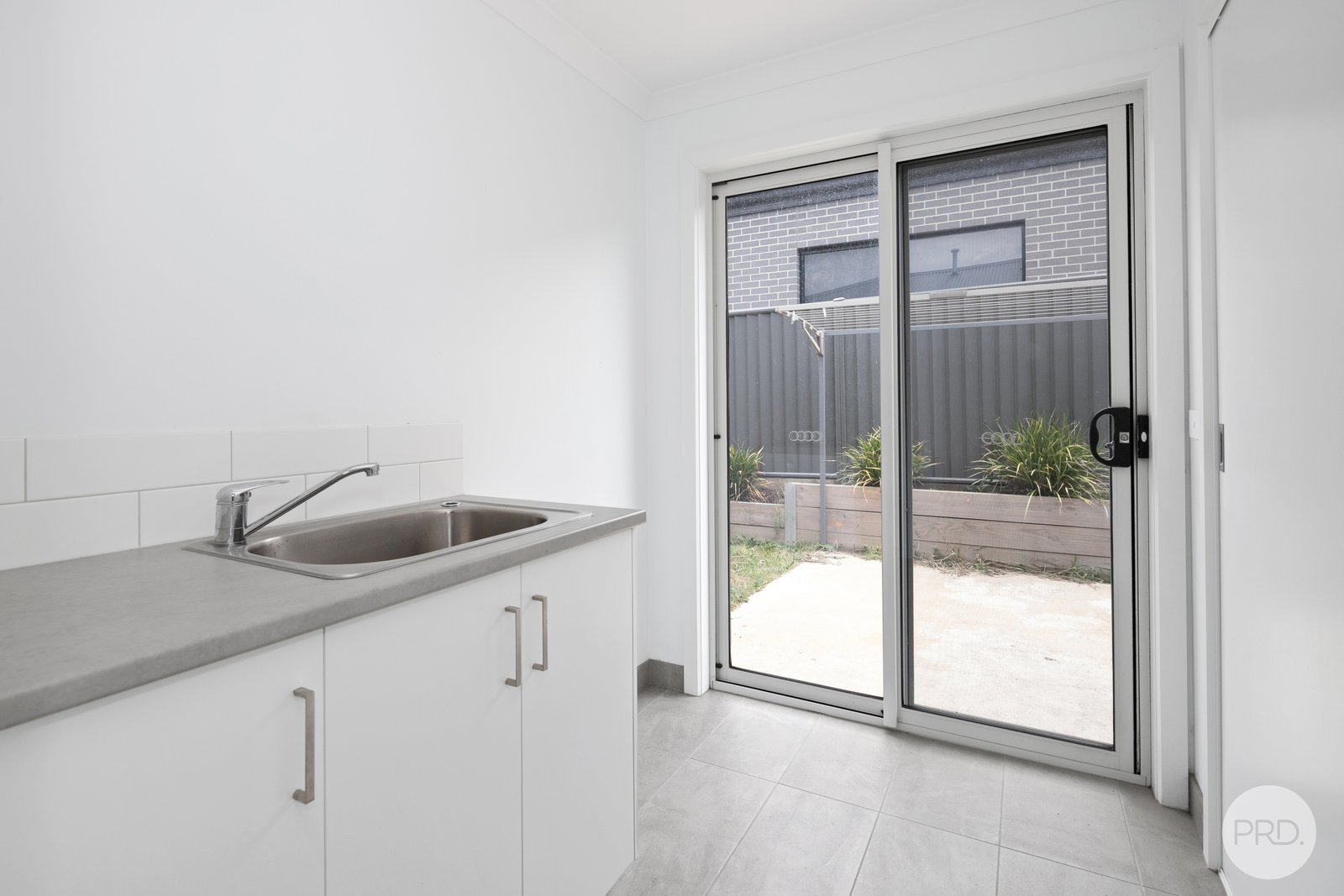4 Simmental Street DELACOMBE 8