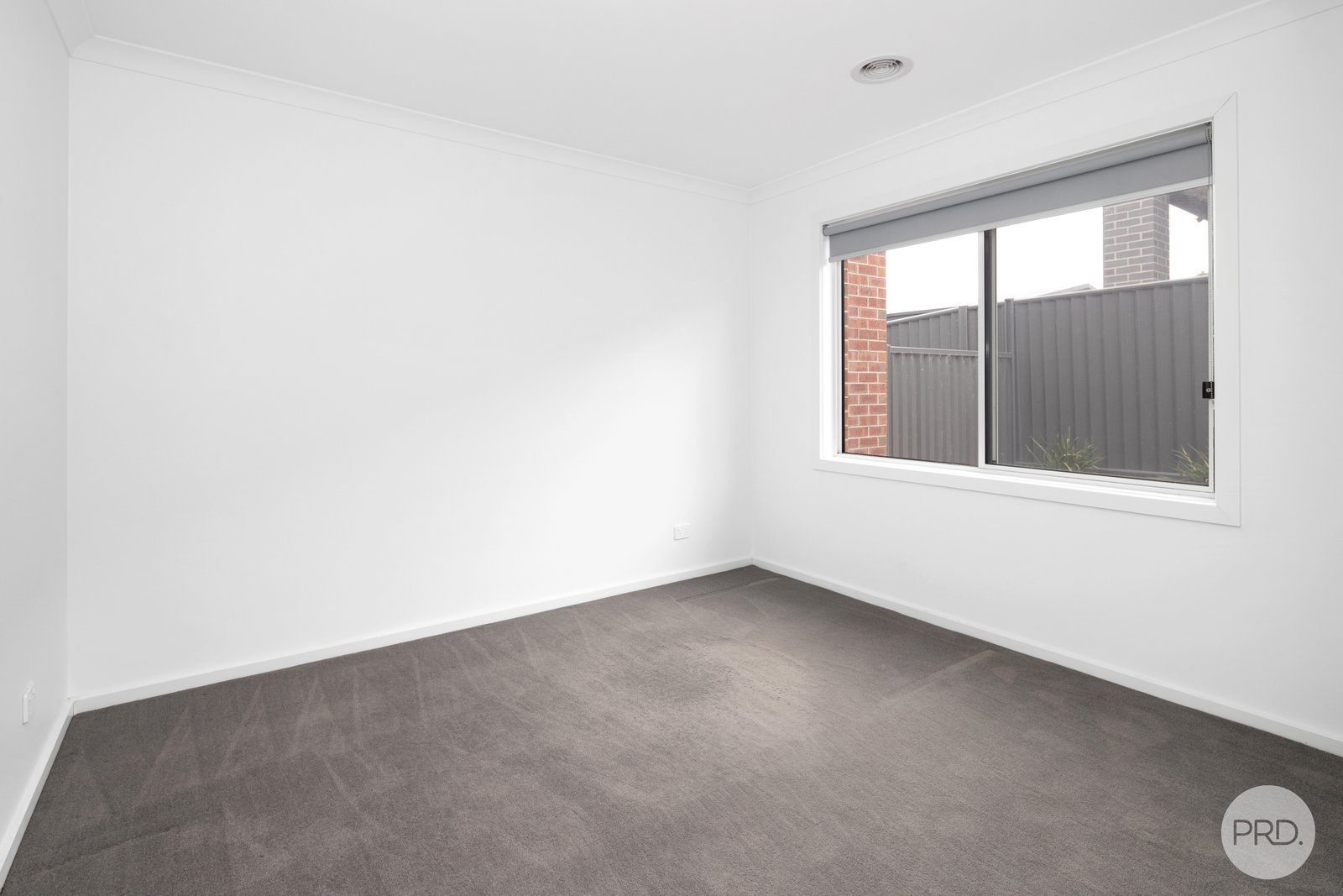 4 Simmental Street DELACOMBE 10