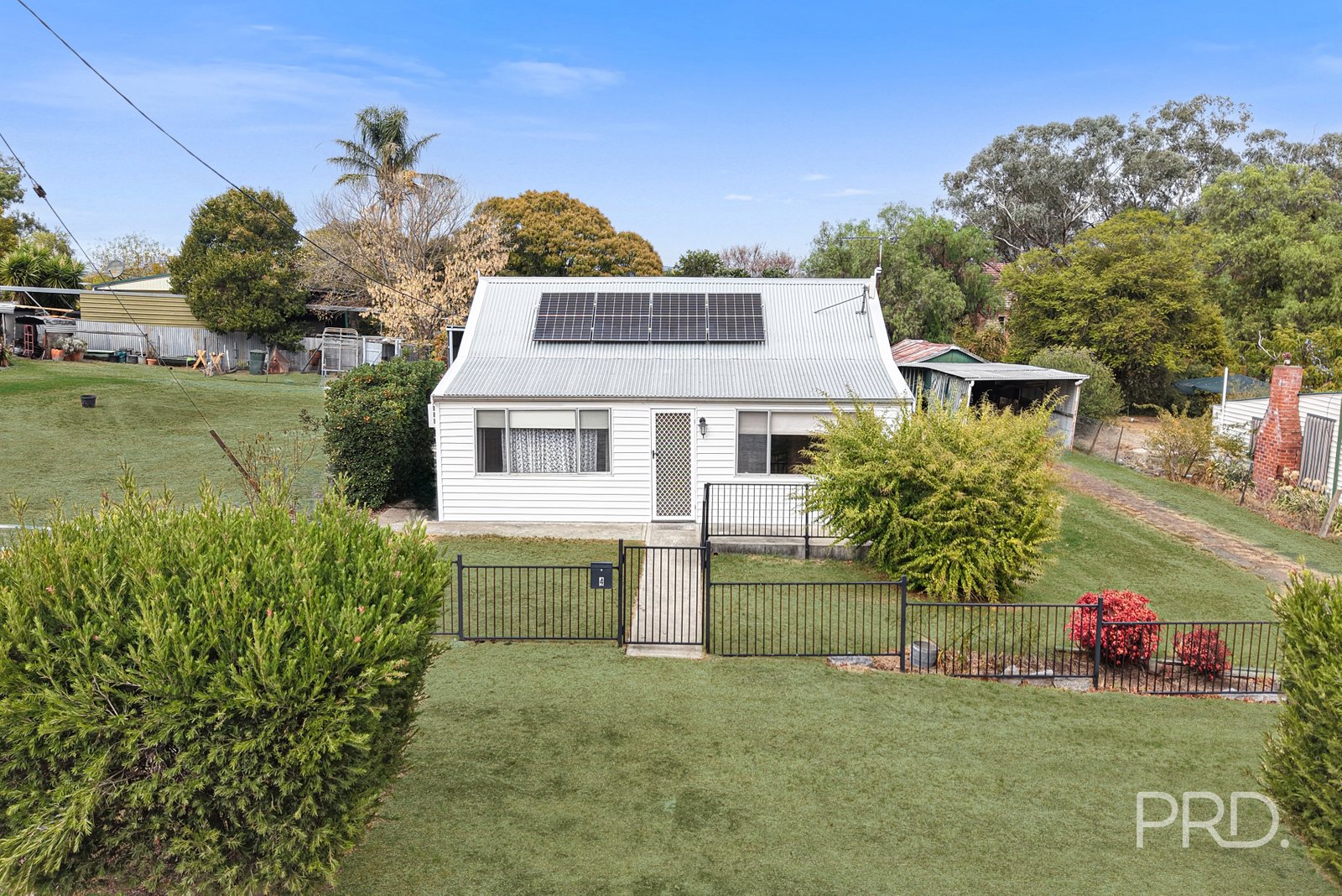4 Sisson Street WILLOW TREE 1