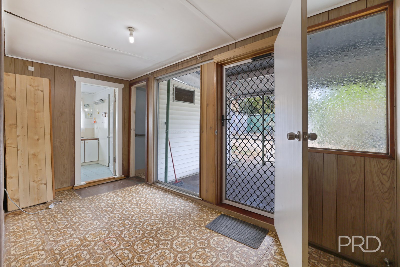 4 Sisson Street WILLOW TREE 4