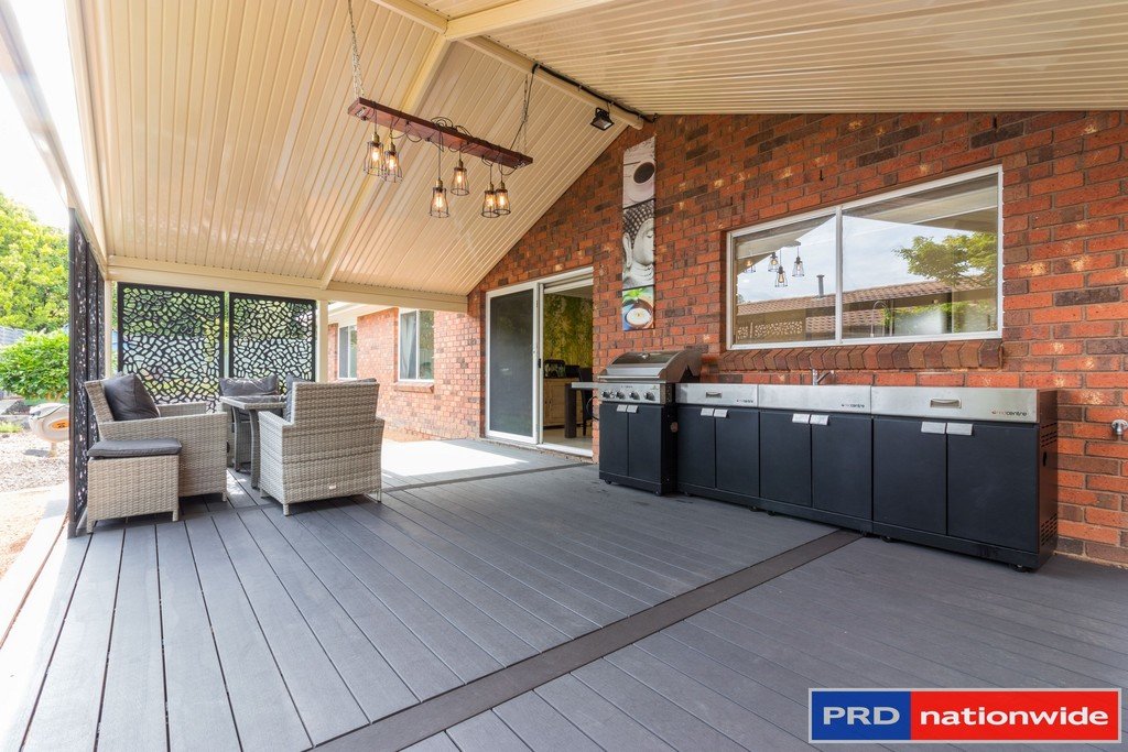 4 Snowgum Place JERRABOMBERRA 2