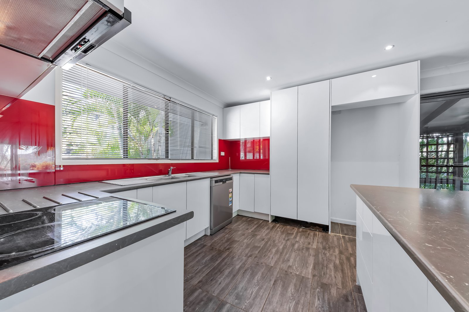 4 South Molle Boulevard CANNONVALE 5