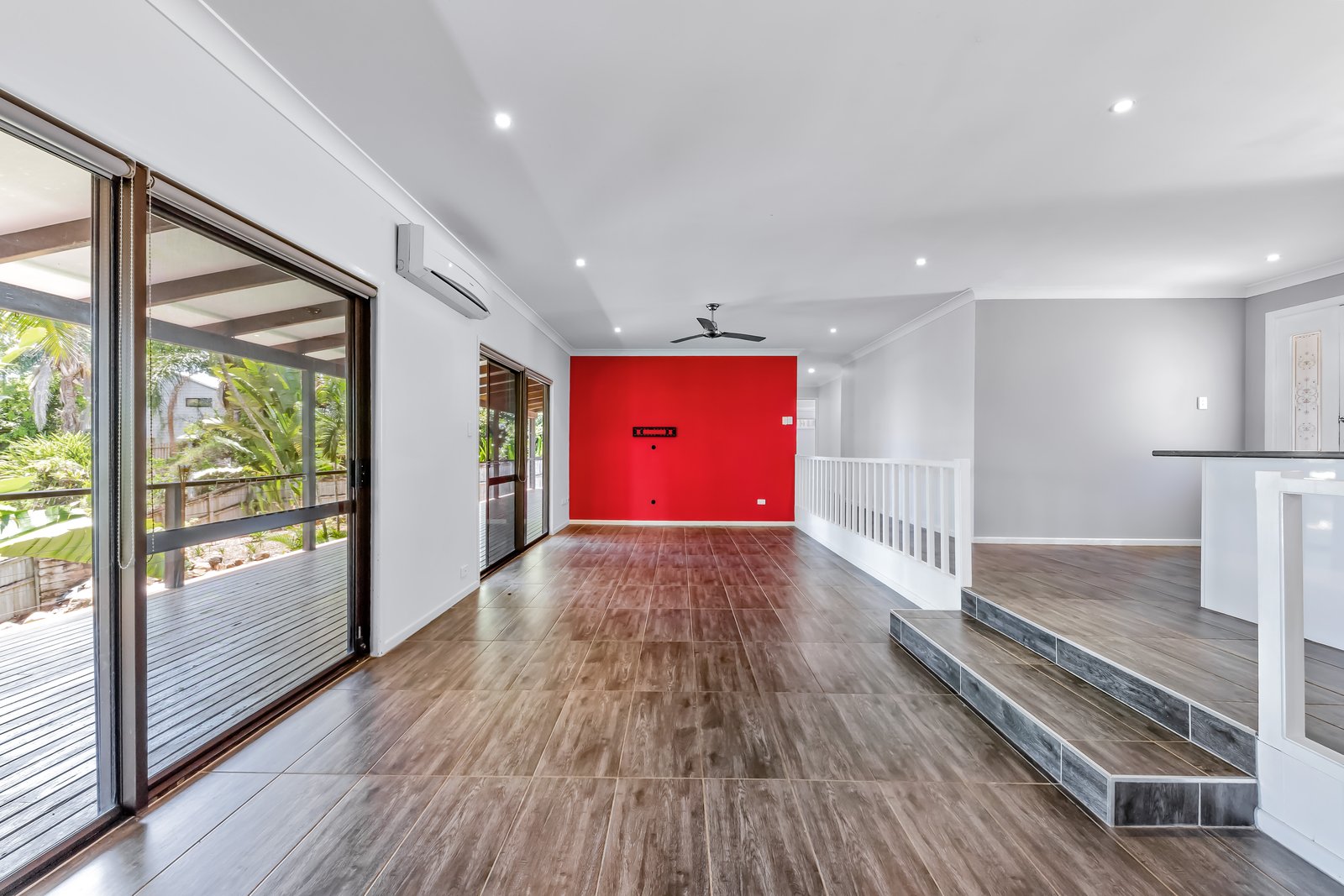 4 South Molle Boulevard CANNONVALE 9