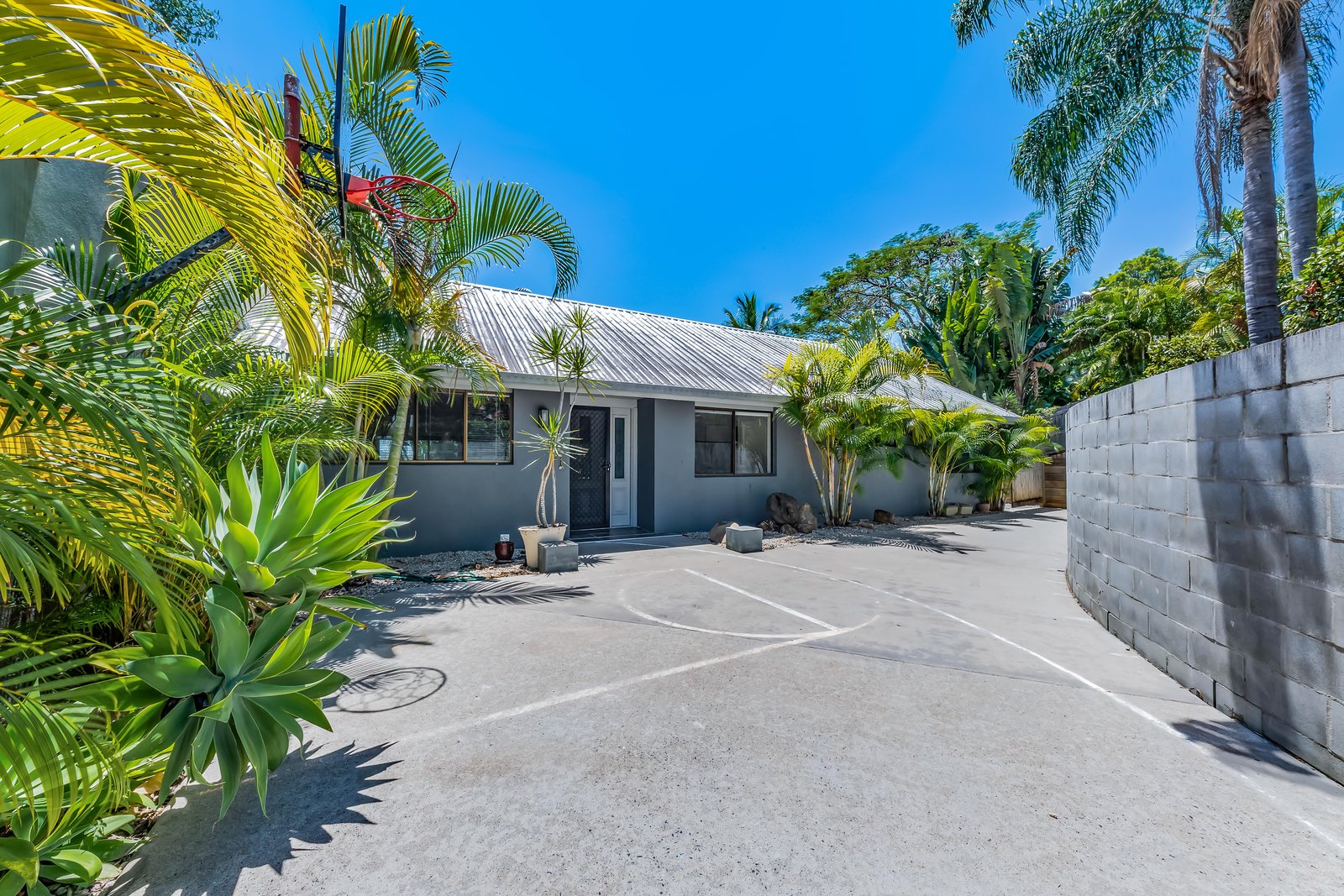 4 South Molle Boulevard CANNONVALE 11