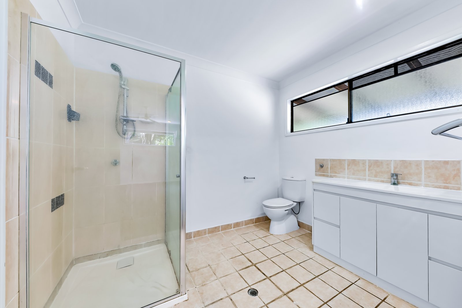 4 South Molle Boulevard CANNONVALE 15