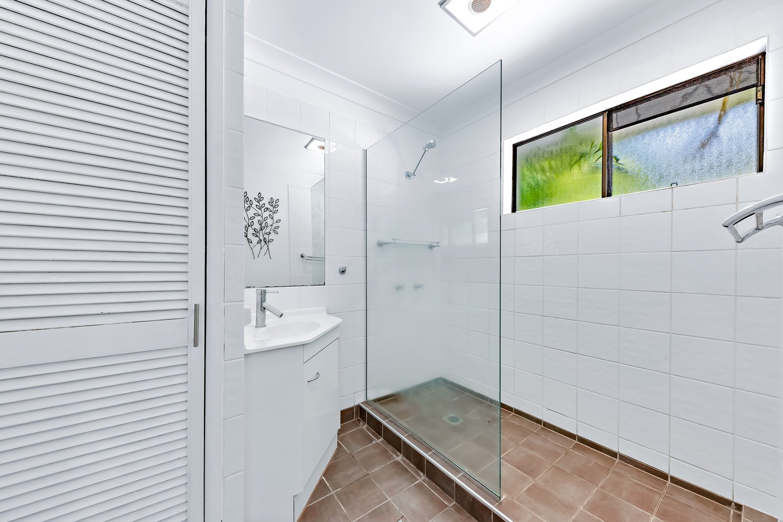 4 South Molle Boulevard CANNONVALE 17