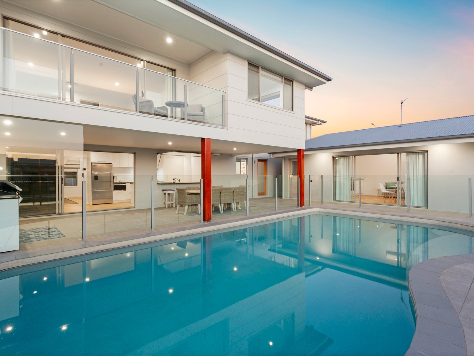 4 Spoonbill Court BURLEIGH WATERS 4